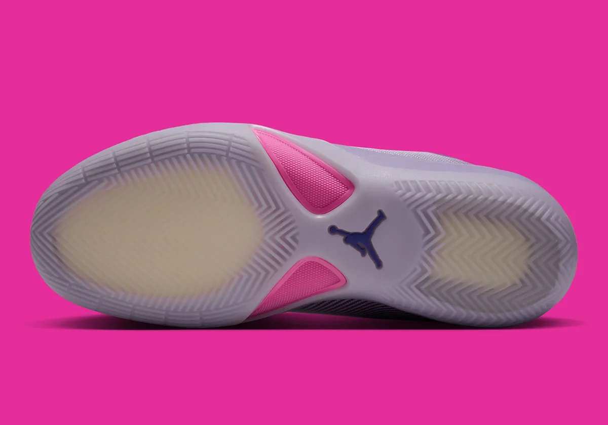 コートを彩る鮮烈なパープル!Jordan Triangleの新色「Bright Concord」が2026年秋冬に登場