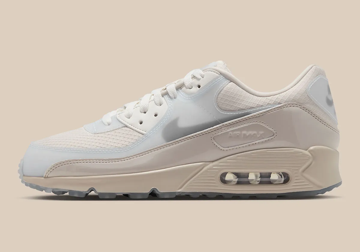 秋の足元を飾る洗練されたニュートラルカラー。新型Air Max 90が放つ特別な存在感