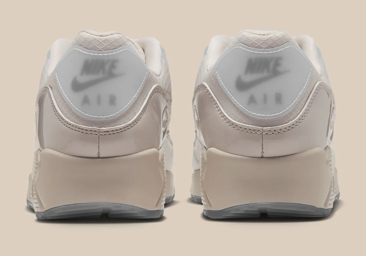 秋の足元を飾る洗練されたニュートラルカラー。新型Air Max 90が放つ特別な存在感