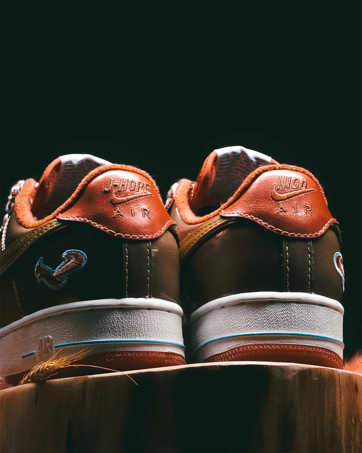 ストリートの伝説NIGOとBTSのj-hopeが交差する。Nike Air Force 1 '01の最新コラボが登場