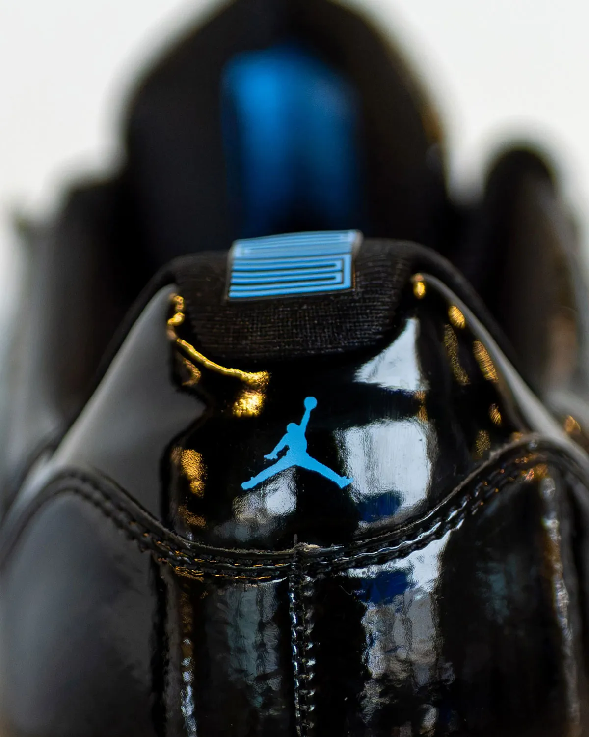名門UCLAに贈られた「幻のGamma Blue」!Air Jordan 11の超希少PEクリートが登場